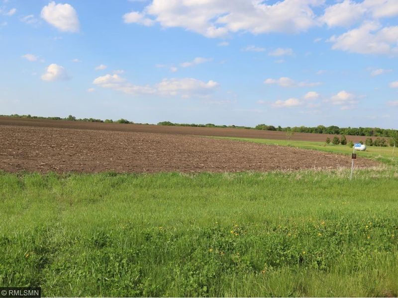 35755 Sharon Prairie Dr, Le Sueur, MN 56058