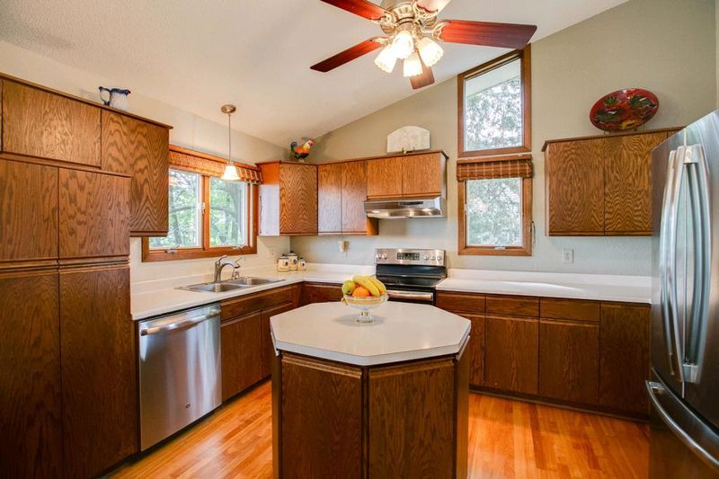 1089 Monroe St, Prescott, WI 54021