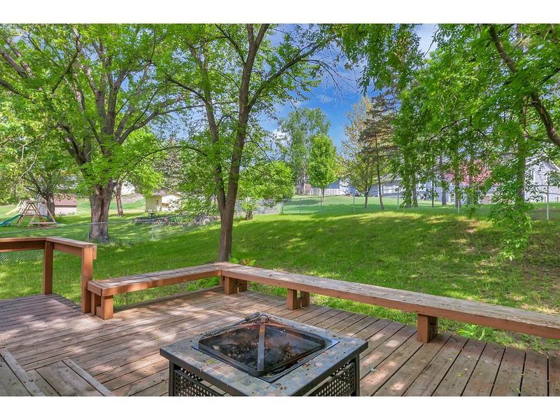 1035 5th St S, Sauk Rapids, MN 56379