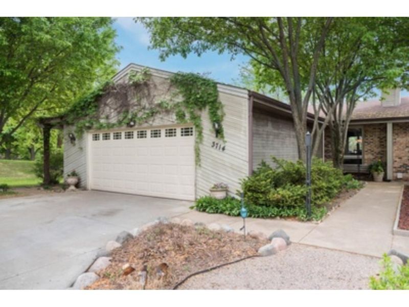 3714 Westmark Cir, Minnetonka, MN 55345