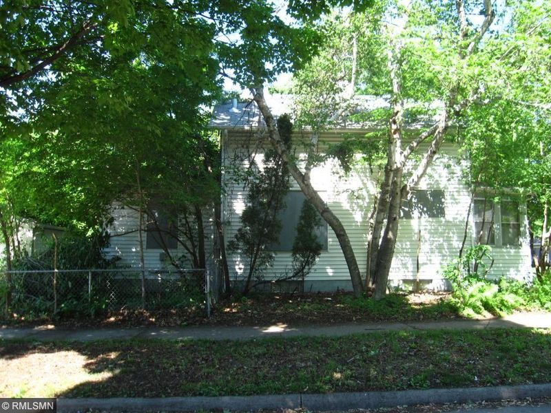 1124 23rd Ave NE, Minneapolis, MN 55418