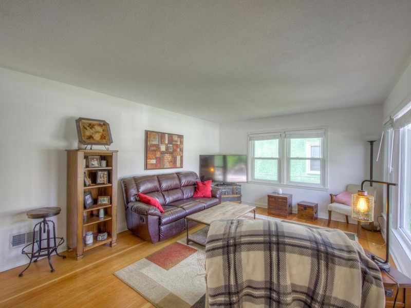 4316 Abbott Ave N, Robbinsdale, MN 55422