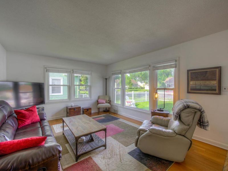 4316 Abbott Ave N, Robbinsdale, MN 55422