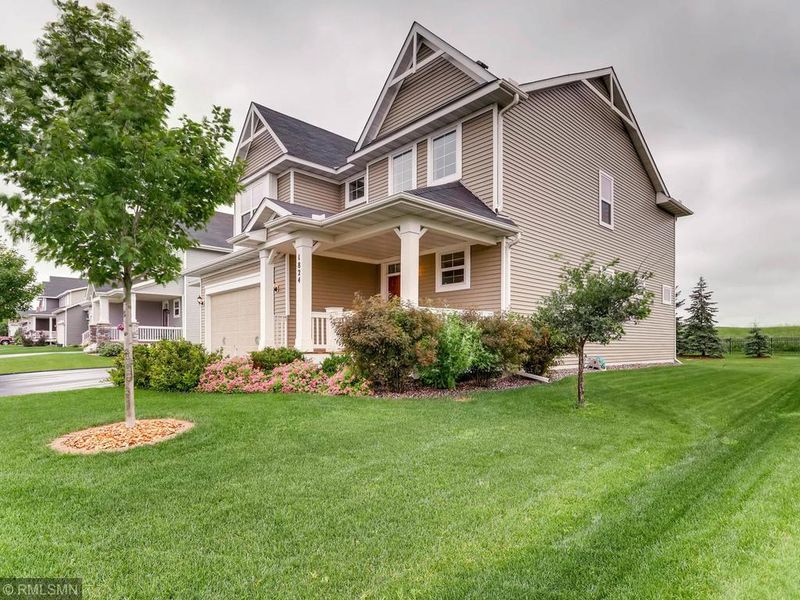 1824 Spring Creek Dr, Carver, MN 55315