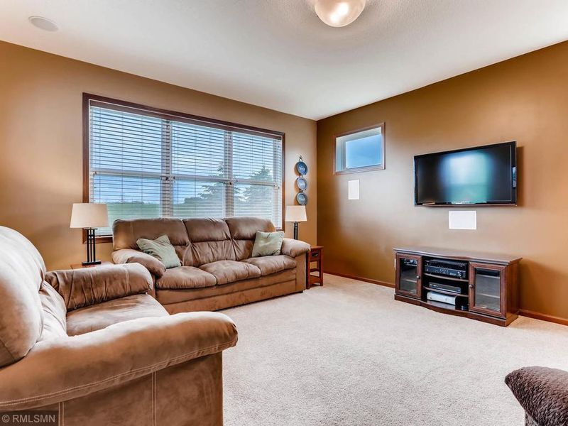 1824 Spring Creek Dr, Carver, MN 55315
