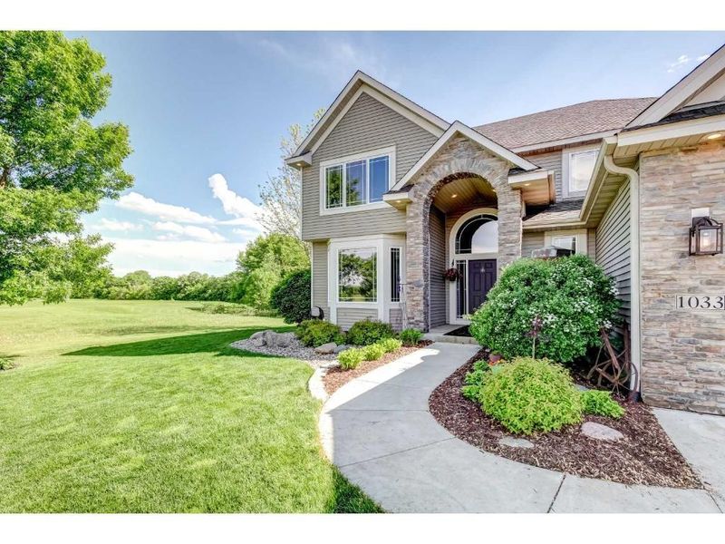 1033 Provence Ln, Belle Plaine, MN 56011