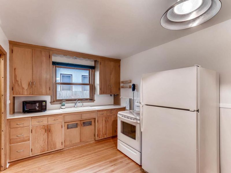 5940 Diamond Lake Ln, Minneapolis, MN 55419