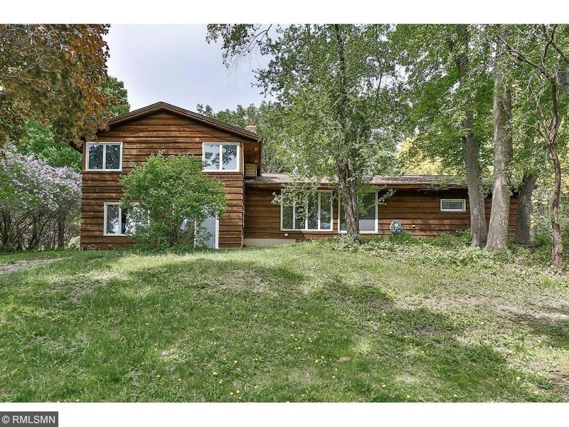 15301 Holdridge Rd E, Wayzata, MN 55391