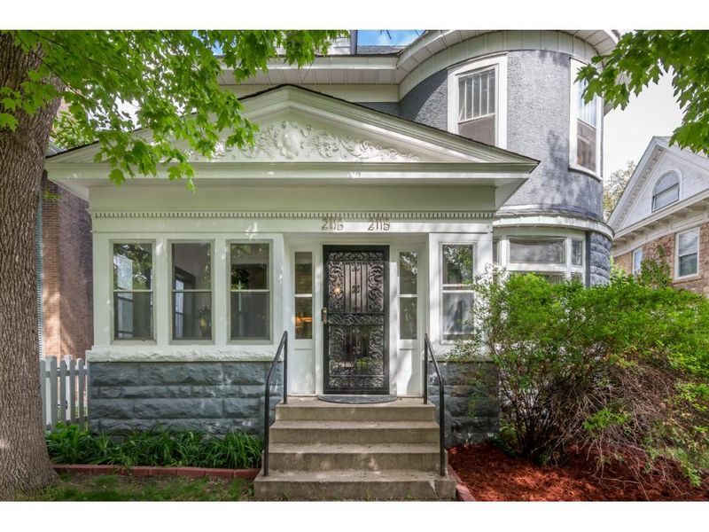 2113 Girard Ave S, Minneapolis, MN 55405