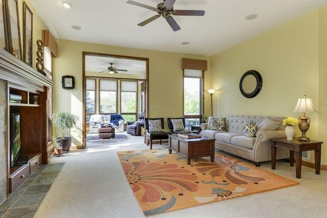 3891 Lilac Ln, Woodbury, MN 55129