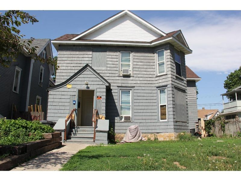 2524 Portland Ave, Minneapolis, MN 55404