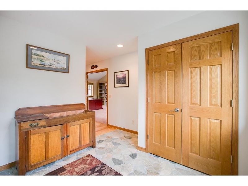 5433 Cumberland Rd, Minneapolis, MN 55410