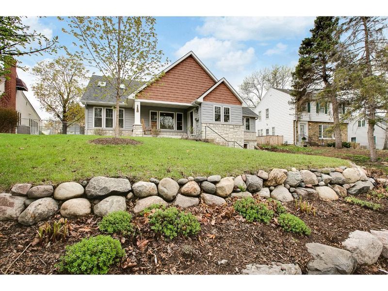 5433 Cumberland Rd, Minneapolis, MN 55410