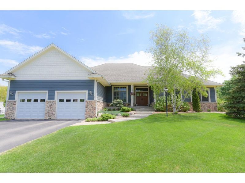 6105 Seamans Dr, Excelsior, MN 55331