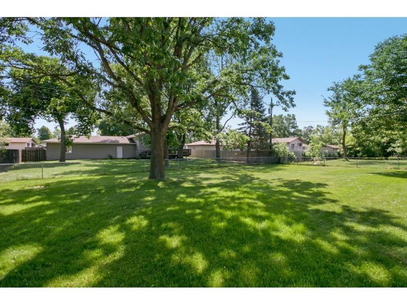8172 Lee Ave N, Brooklyn Park, MN 55443