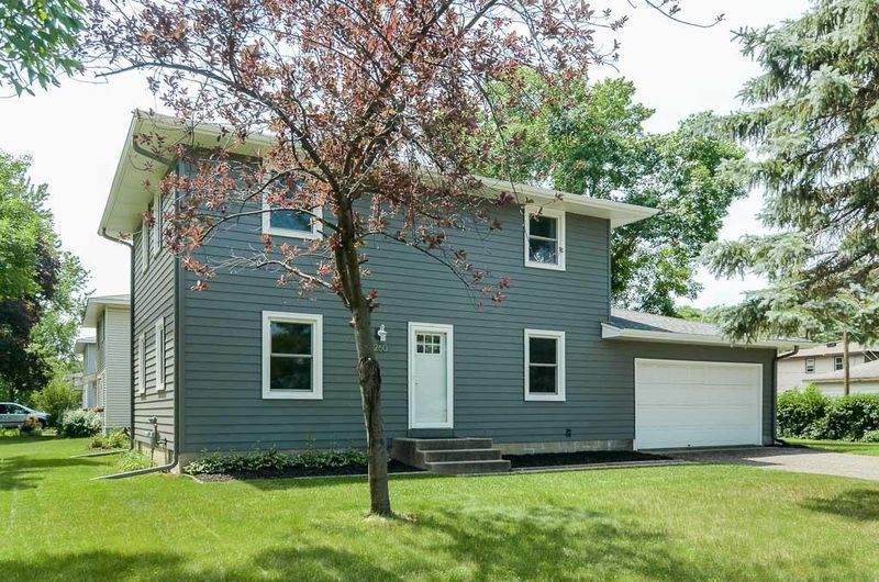 260 109th Ave NE, Blaine, MN 55434