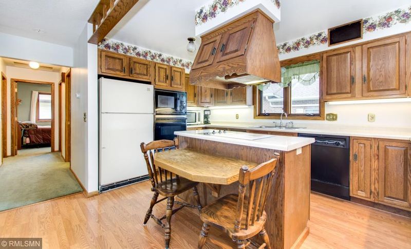 2549 15th Ave E, North Saint Paul, MN 55109