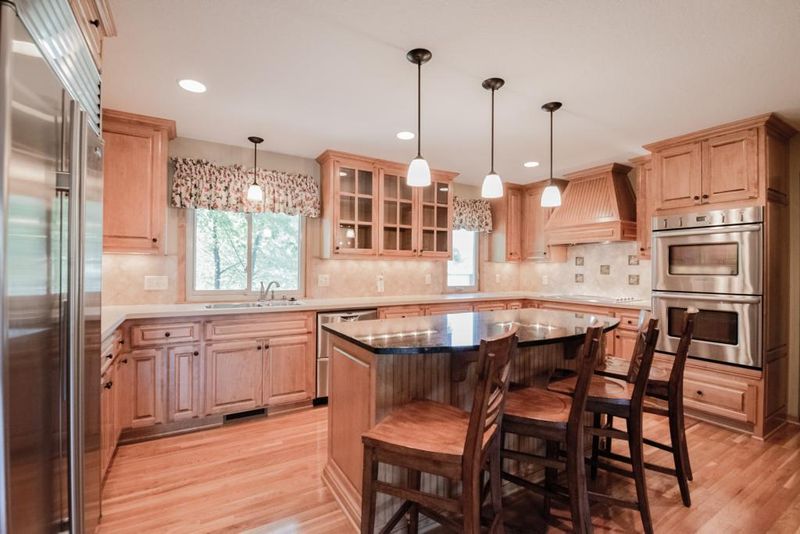 7457 Upper 139th St W, Apple Valley, MN 55124
