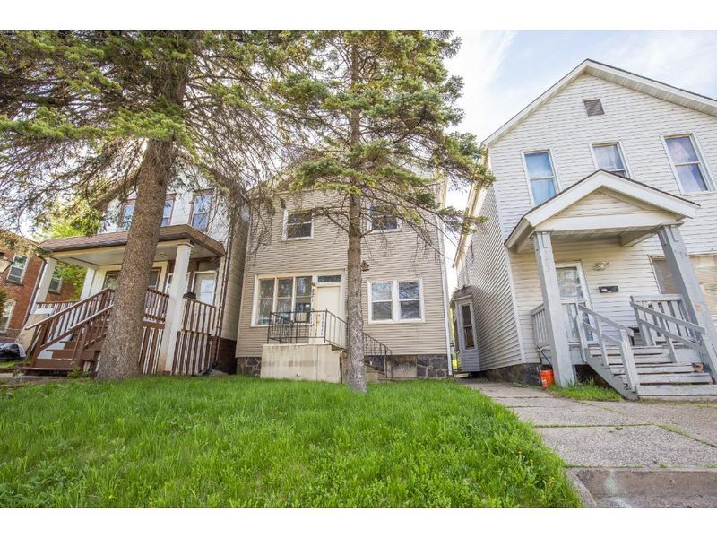 221 E 5th St, Duluth, MN 55805
