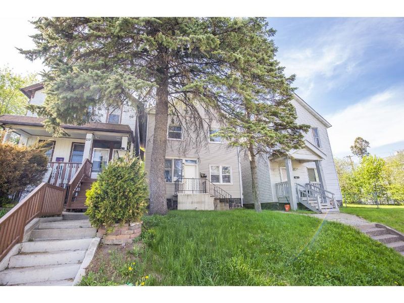 221 E 5th St, Duluth, MN 55805