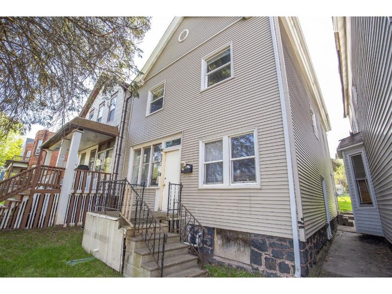 221 E 5th St, Duluth, MN 55805