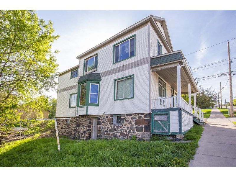 415 N Lake Ave, Duluth, MN 55806