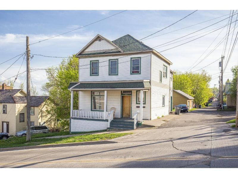415 N Lake Ave, Duluth, MN 55806