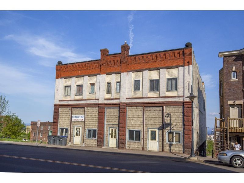 118120 W 4th St, Duluth, MN 55806