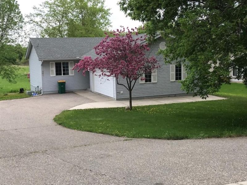 380 Linden Ave E, Kimball, MN 55353