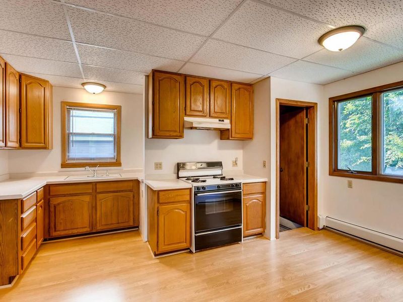 1517 7th St E, Saint Paul, MN 55106