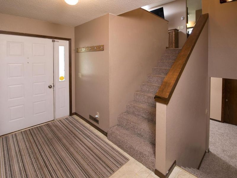 1604 W River St, Monticello, MN 55362