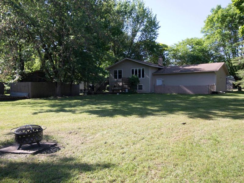 1501 W River St, Monticello, MN 55362