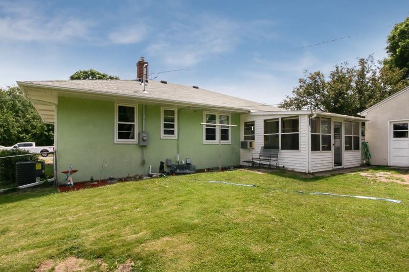 985 Charlton St, West Saint Paul, MN 55118