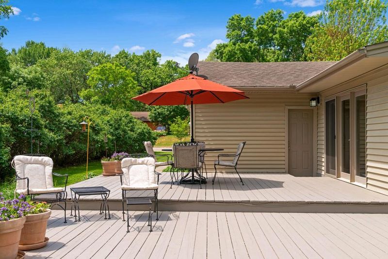 3713 Hilltop Rd, Minnetonka, MN 55305