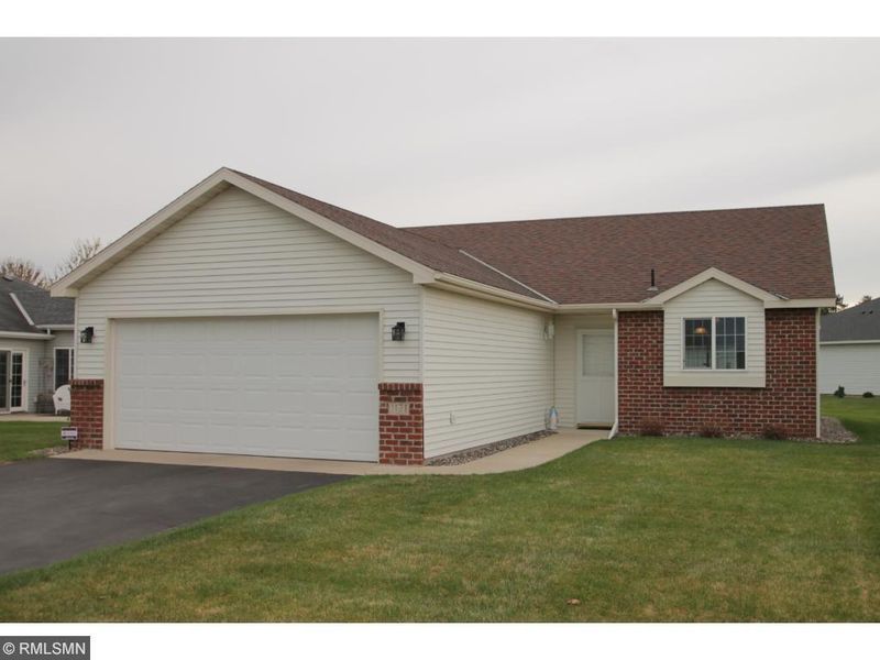 1121 Willow Pond Dr, Waite Park, MN 56387
