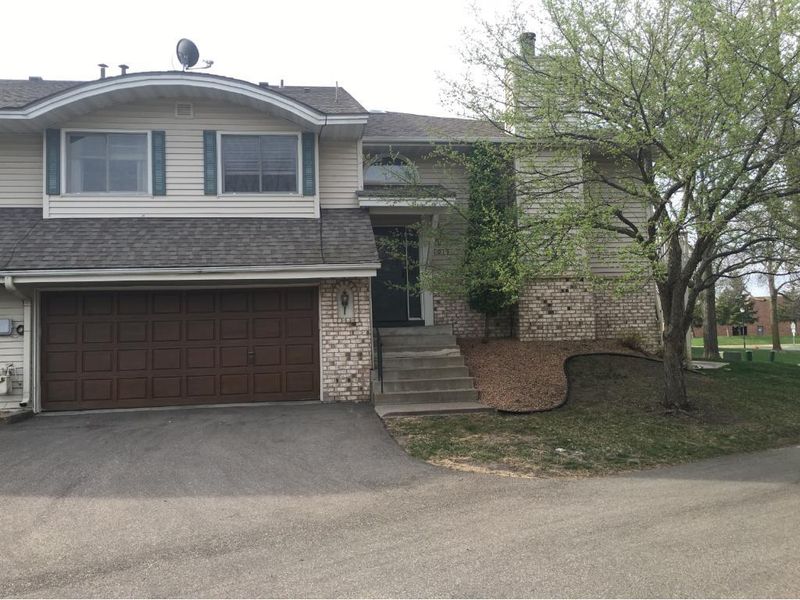 1013 Aston Cir, Burnsville, MN 55337