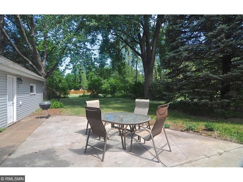 441 Benton St, Anoka, MN 55303