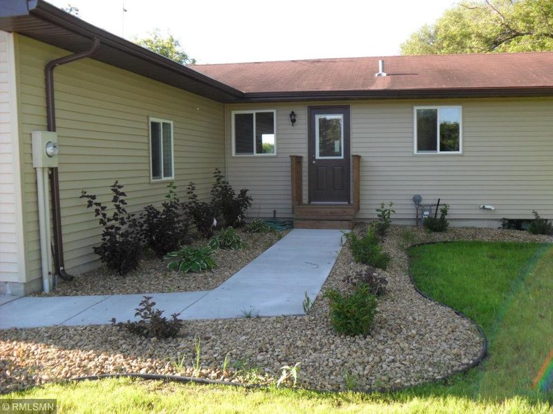 1210 W 6th St, Rush City, MN 55069