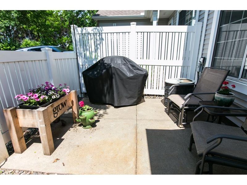 534 Mariner Way, Woodbury, MN 55129