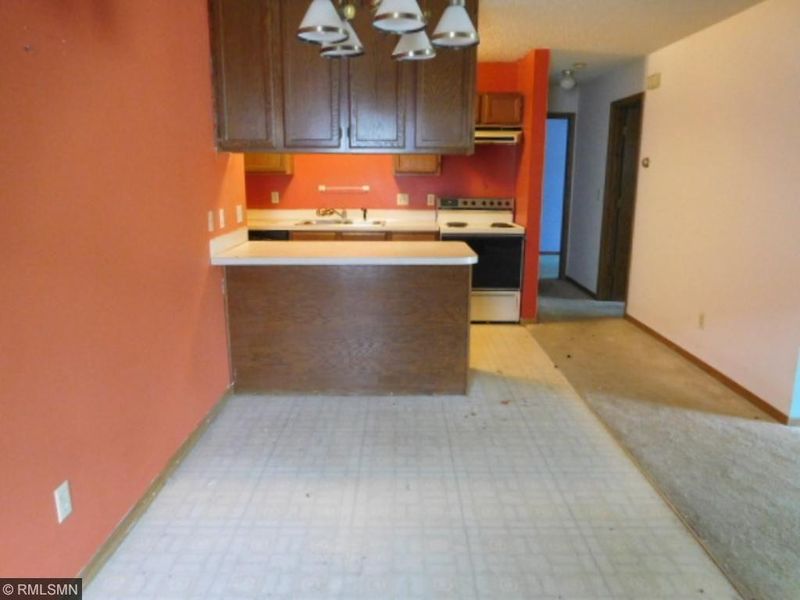 2057 N Park Dr #5, Saint Paul, MN 55119