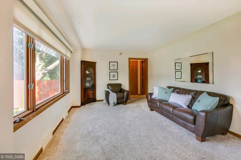 6220 Cambridge St, Saint Louis Park, MN 55416