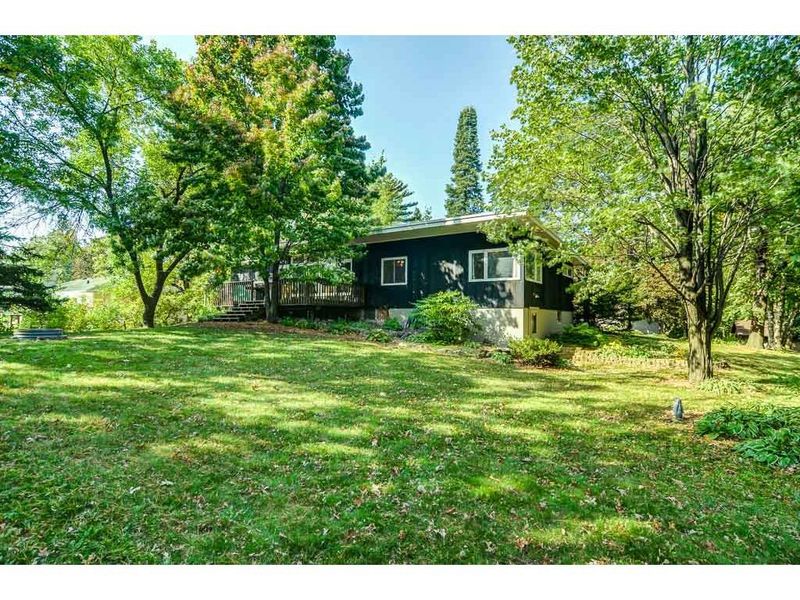 505 Woodland Dr, Burnsville, MN 55337