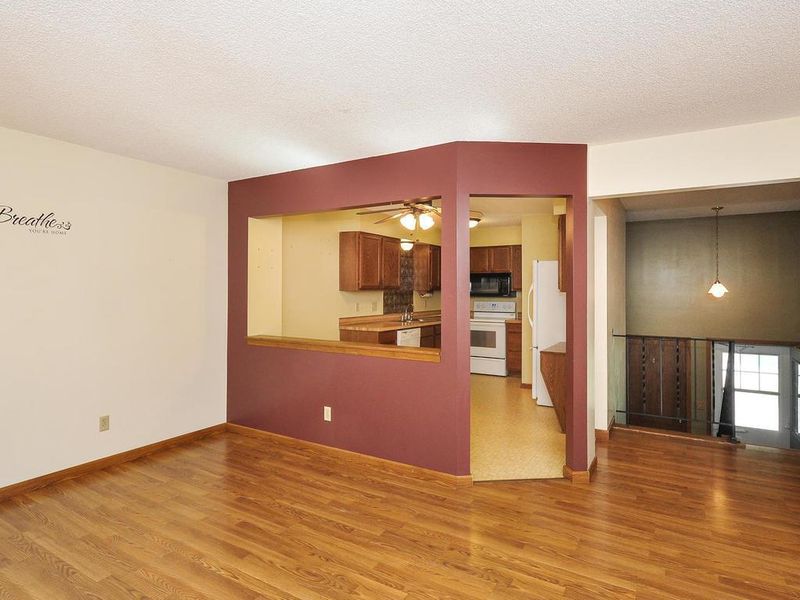 11025 Osage St NW, Coon Rapids, MN 55433