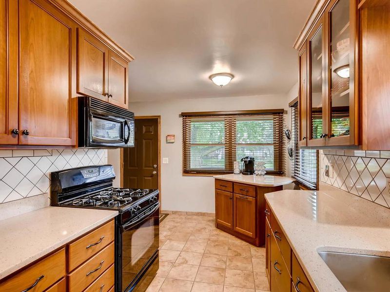 8784 Grospoint Ave S, Cottage Grove, MN 55016