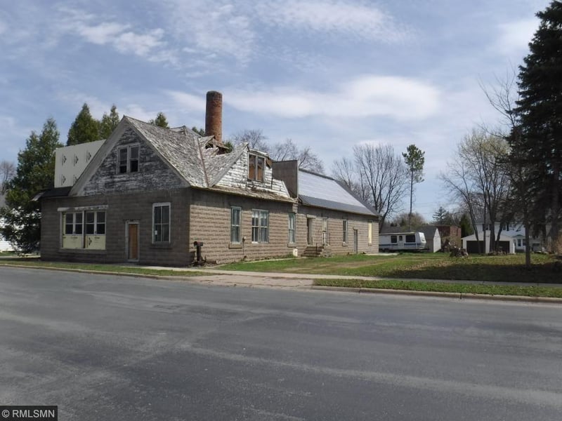 301 S Elm St, Waconia, MN 55387