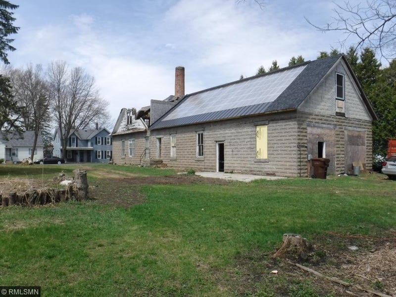 301 S Elm St, Waconia, MN 55387