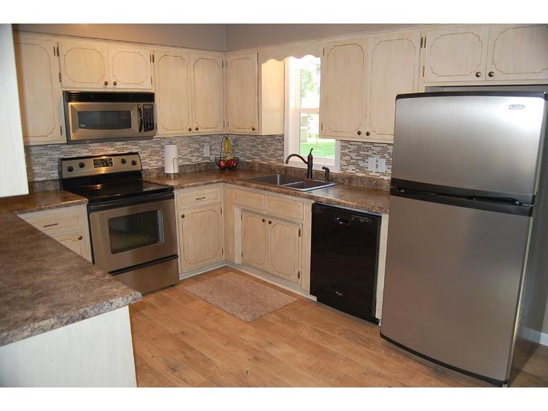 13065 N 4th Ave, Lindstrom, MN 55045