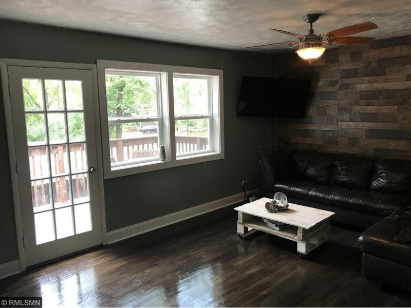 852 Pine St, Anoka, MN 55303