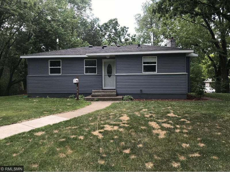 852 Pine St, Anoka, MN 55303