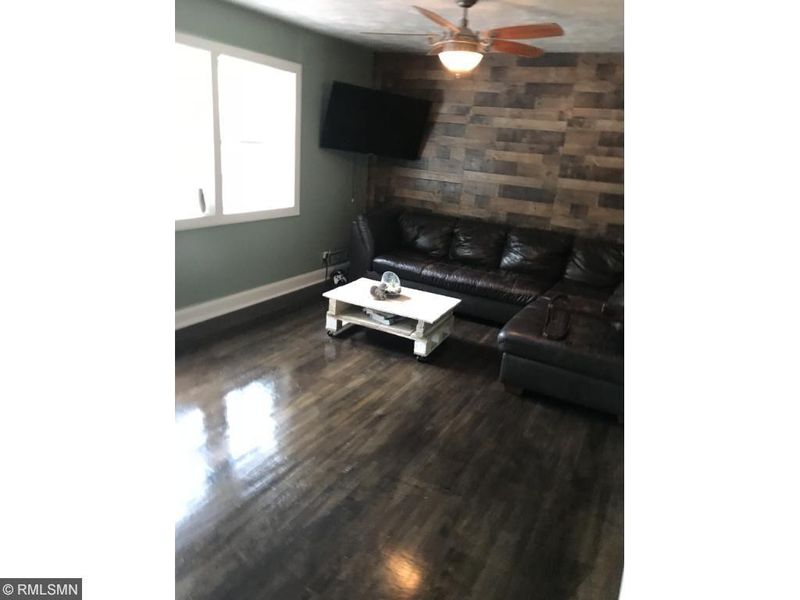 852 Pine St, Anoka, MN 55303